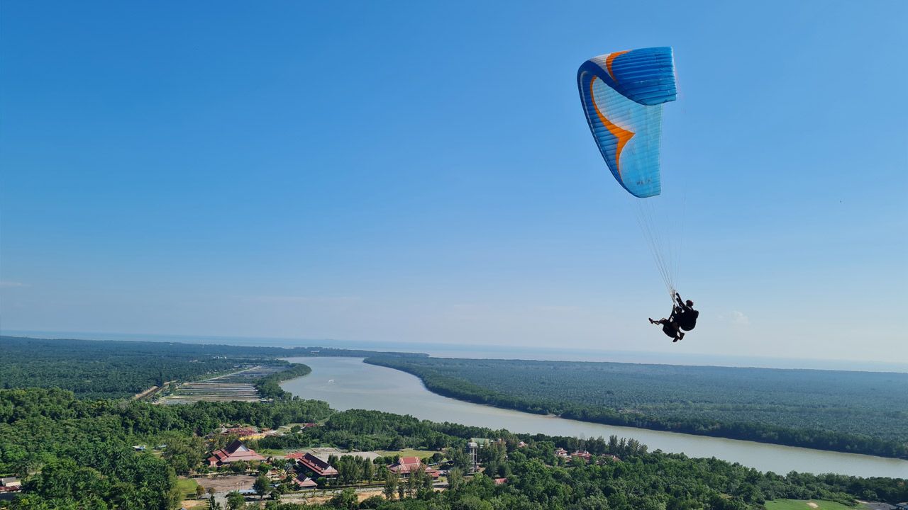 Paragliding